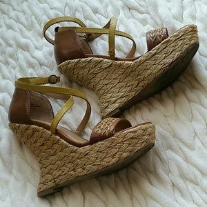 Mossimo wedge heels
