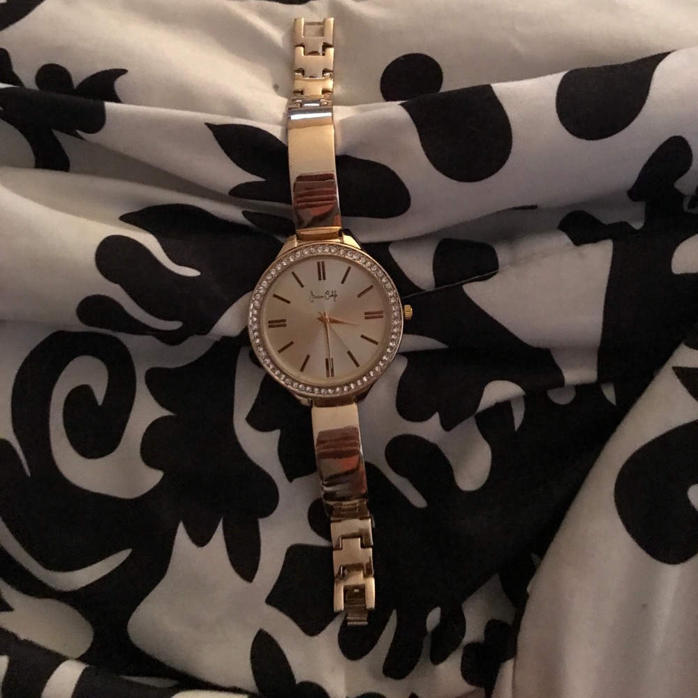Watch - Picture 2 of 3
