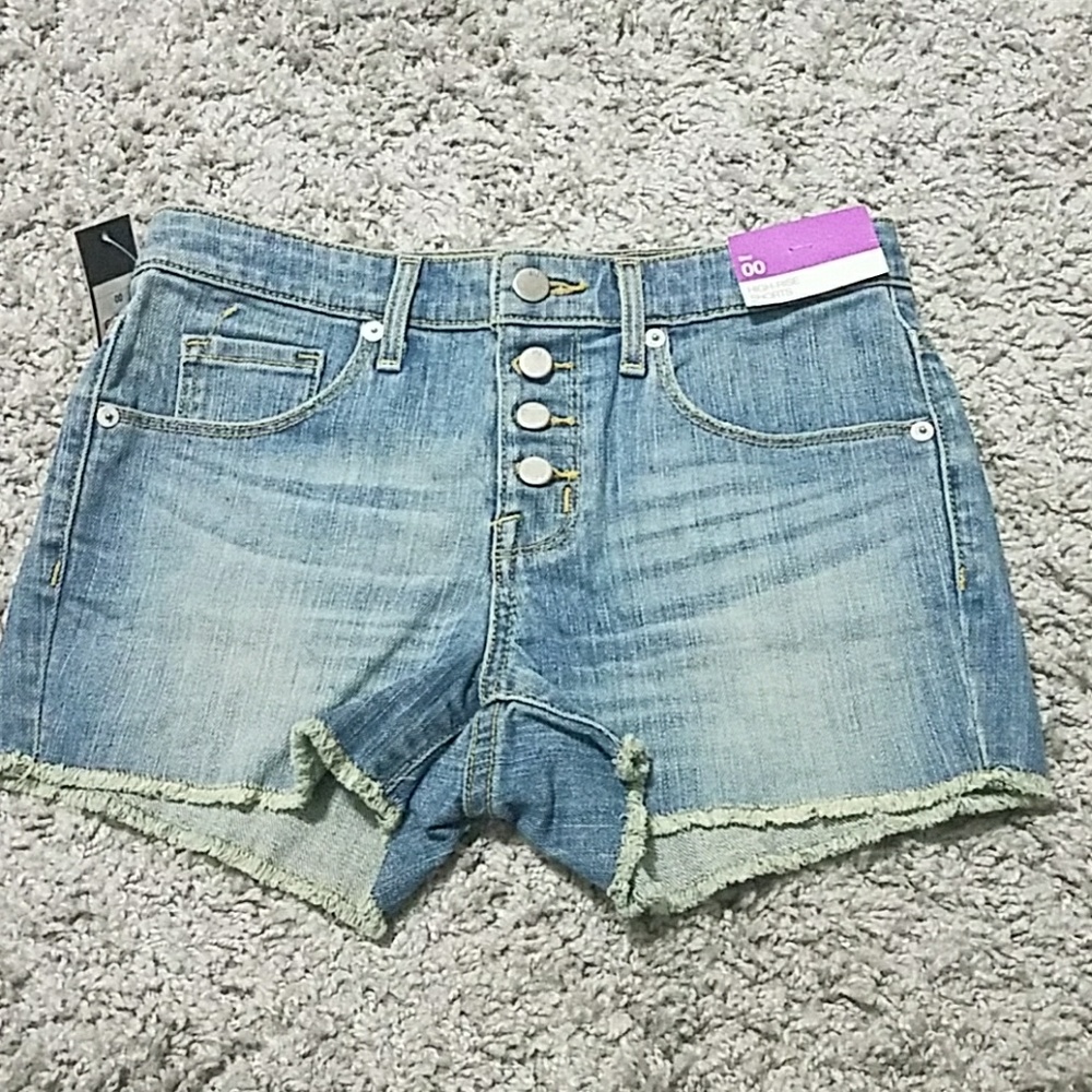 Ⓜ️NEW! High Rise Shorts - Picture 1 of 5