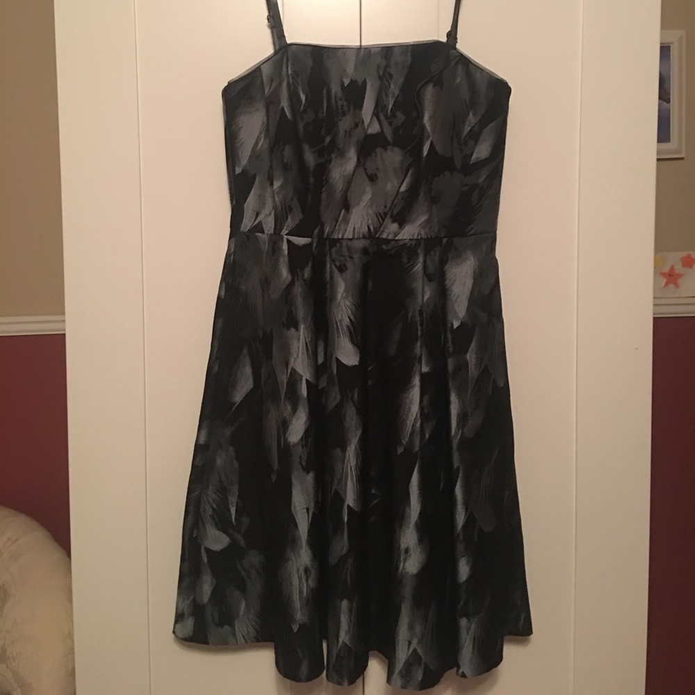 White House black market black dress