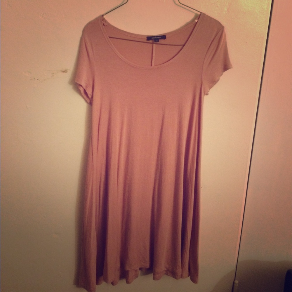 Dusty pink t-shirt dress