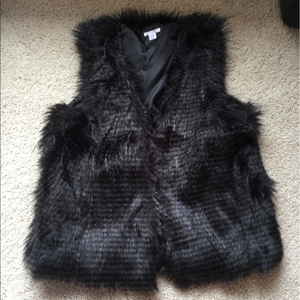 Fall/winter clothes - Picture 4 of 7