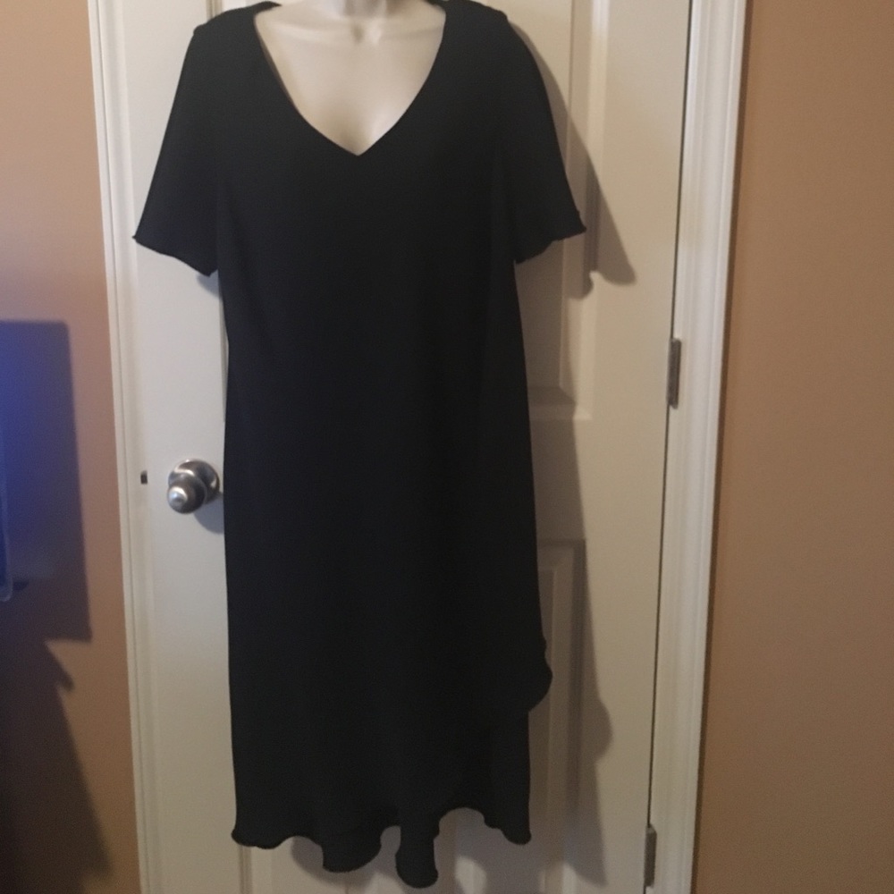 Short Sleeve Black Dress