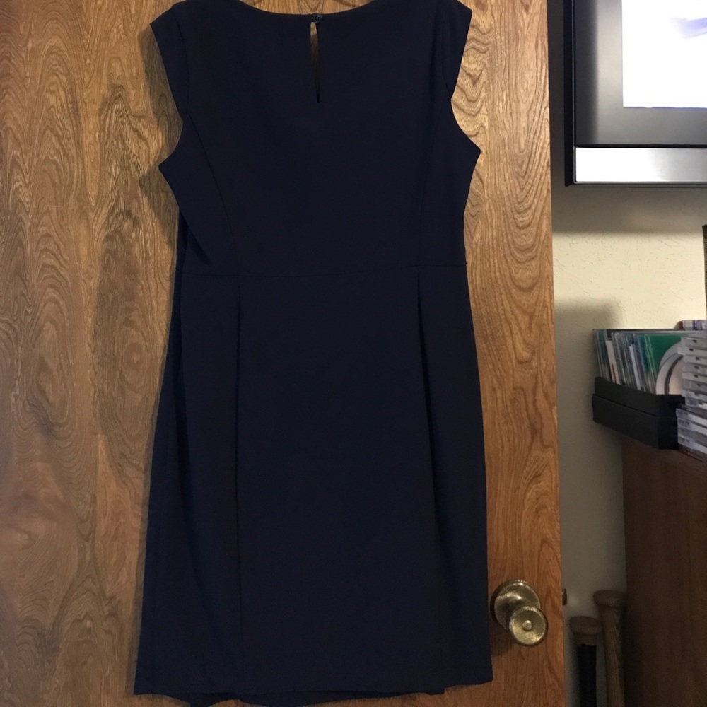 Woman's Dress - Picture 2 of 5