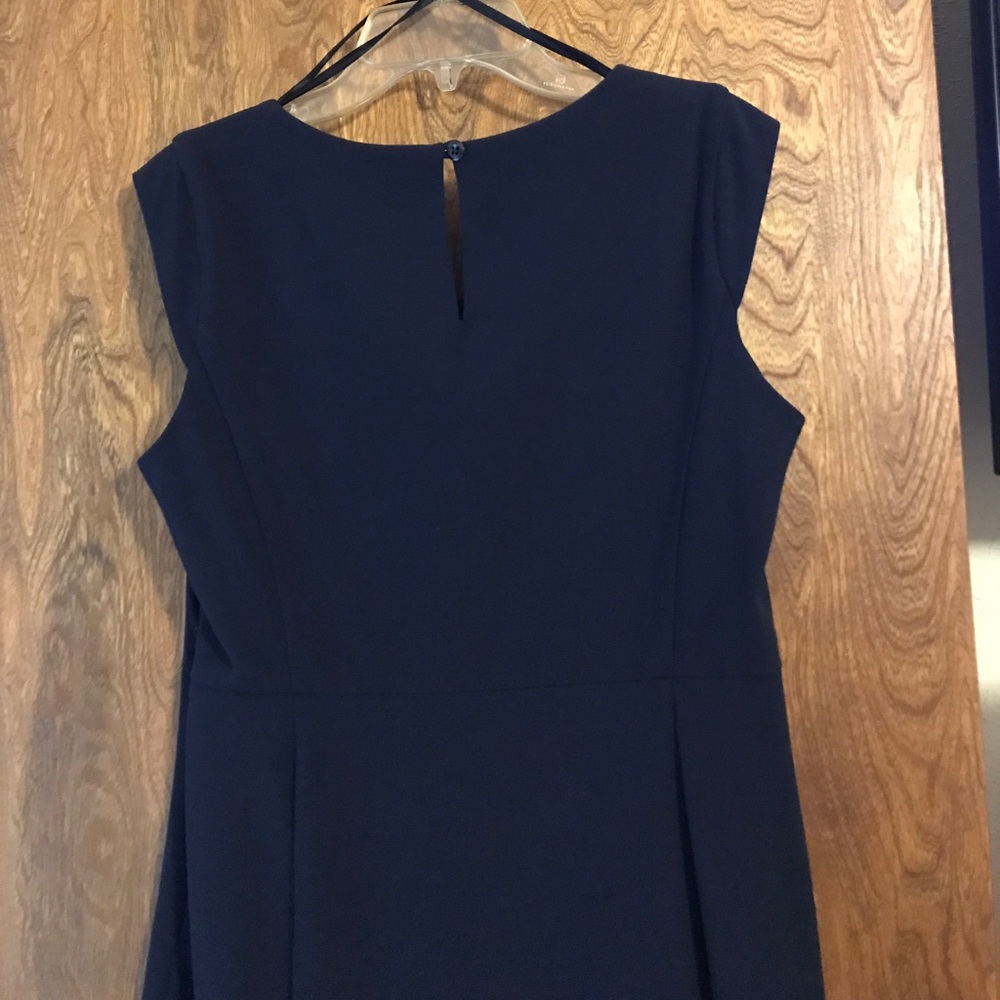 Woman's Dress - Picture 5 of 5