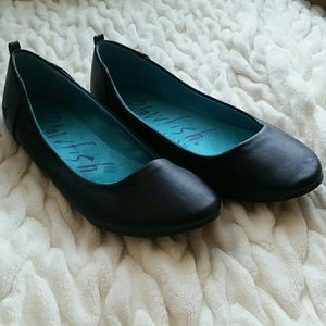 Blowfish black flats