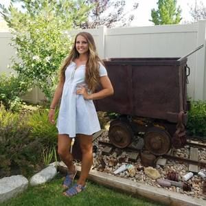 Meet your Posher, Caitlin