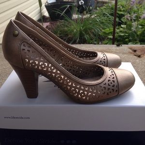 Life Stride Bronze Heels