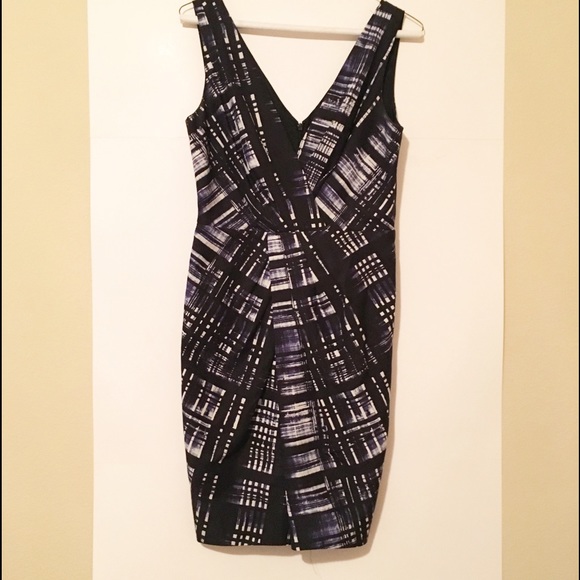 Banana Republic Dresses & Skirts - Banana Republic Black & White Wrap Dress