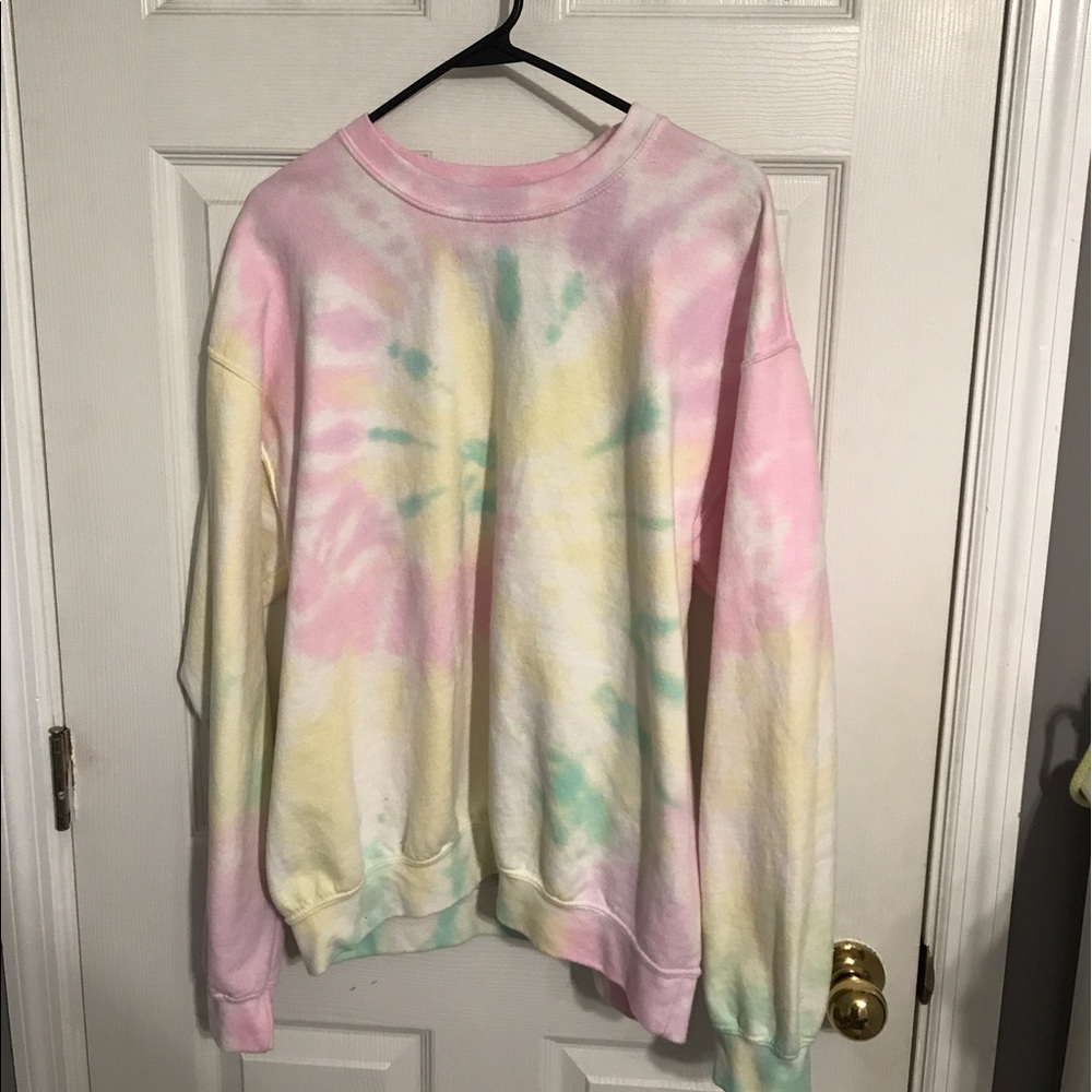 PASTEL TIE-DYE SWEATSHIRT