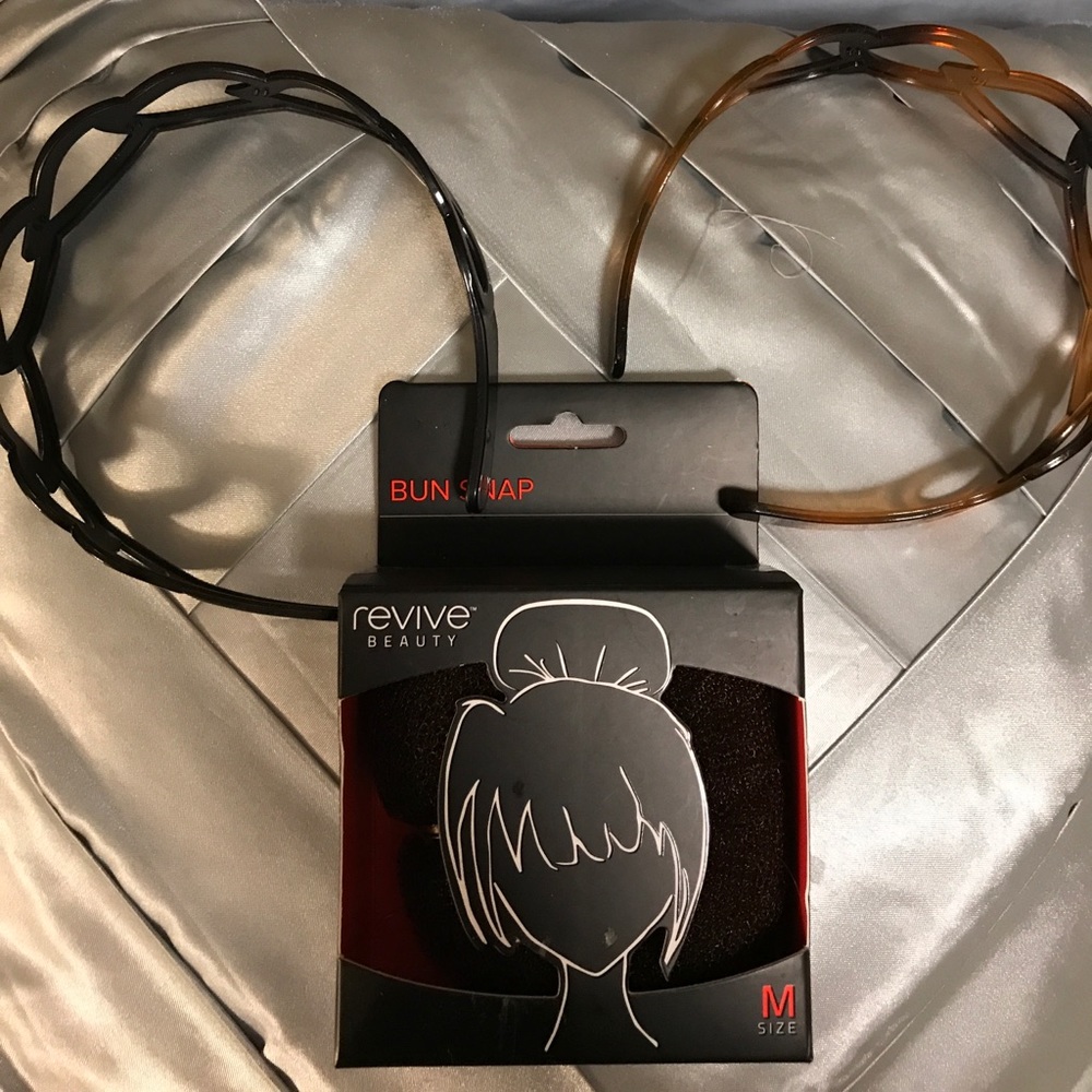 Bundle of hair accessories