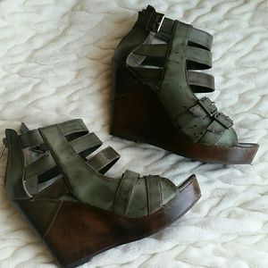 Material Girl wedge heel