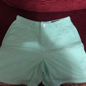 Vineyard vines seafoam green club shirt size 32