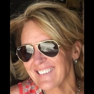 Meet your Posher, Lee