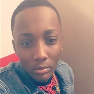 Meet your Posher, Ebony