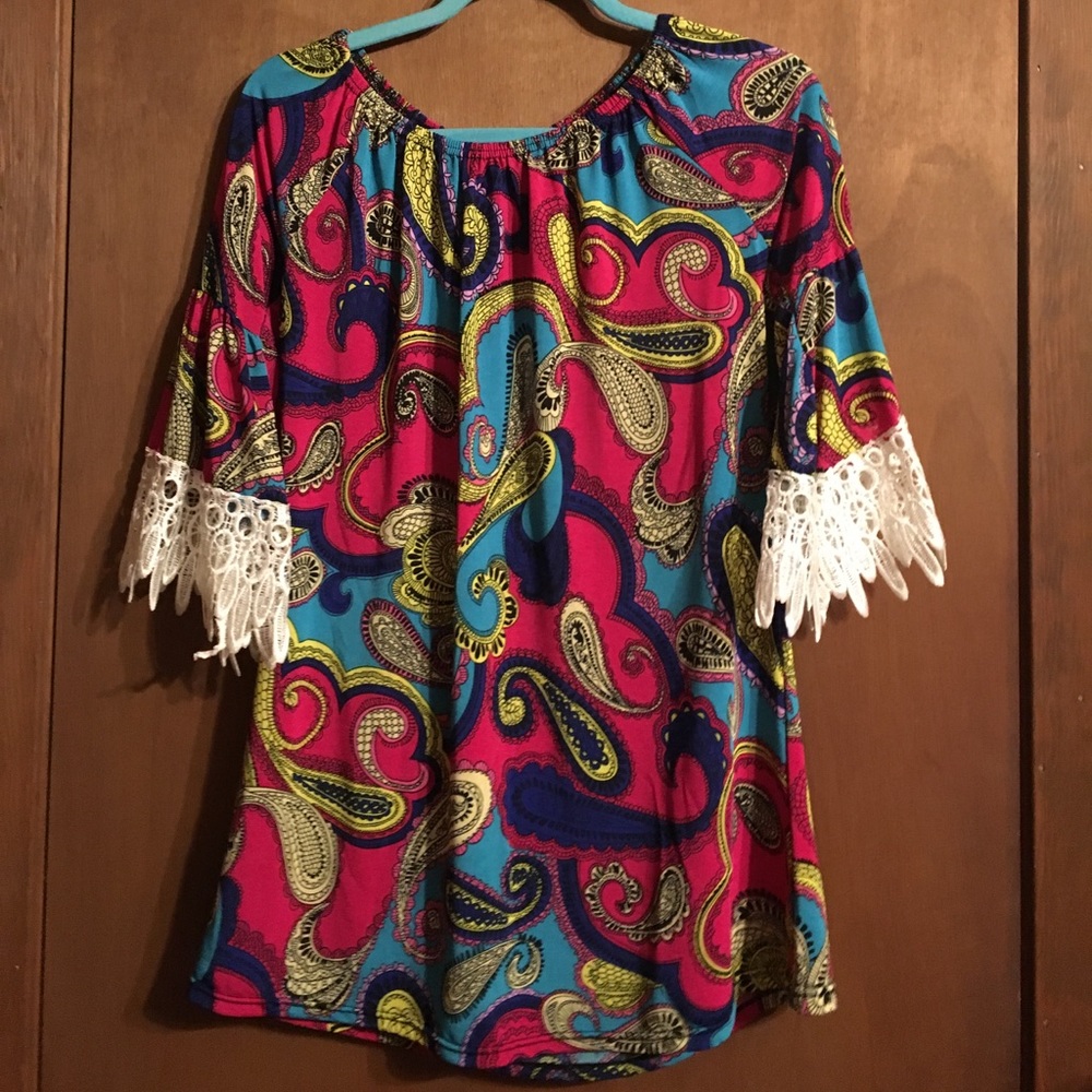 Adorable bright tunic