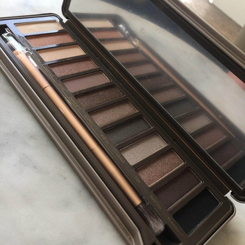 Eyeshadow palette