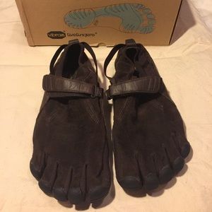 EUC Men's Vibram Fivefingers Leather