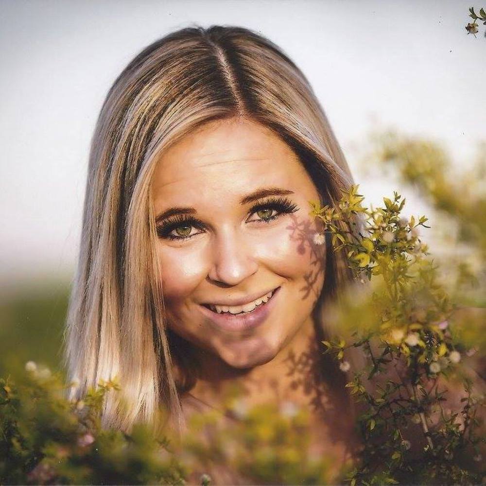 Meet your Posher, Ana