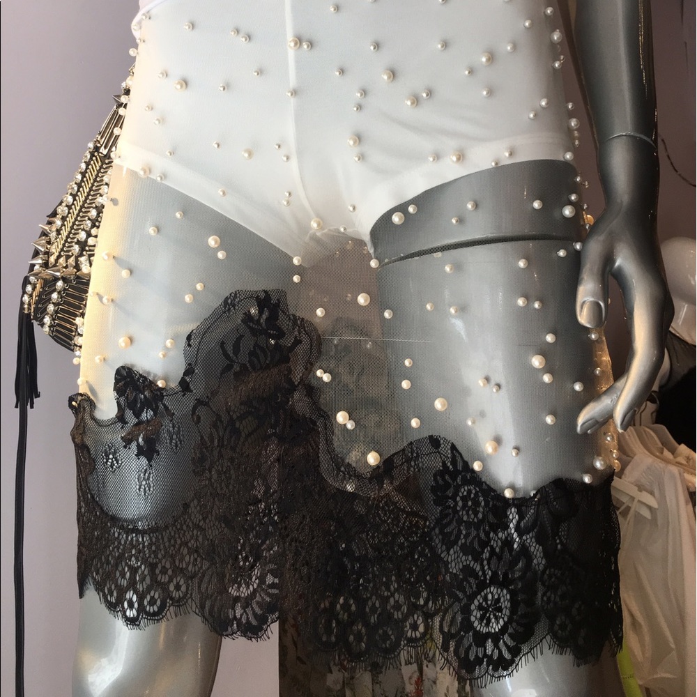 White sheer mid skirt w pearls size M