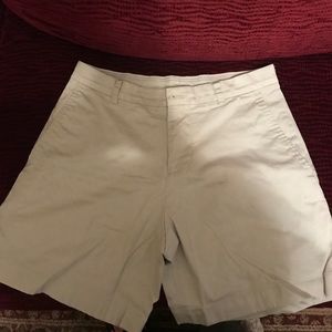 Southern tide khaki shorts size 30