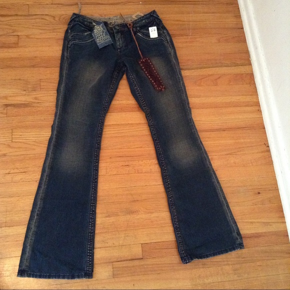 Stitch's Jeans - Picture 3 of 7