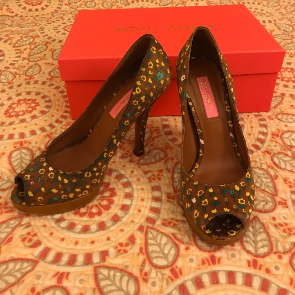 Betsy Johnson brown floral platforms.