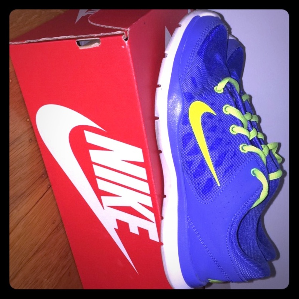 FLASH SALE!! Women's Nike training shoes