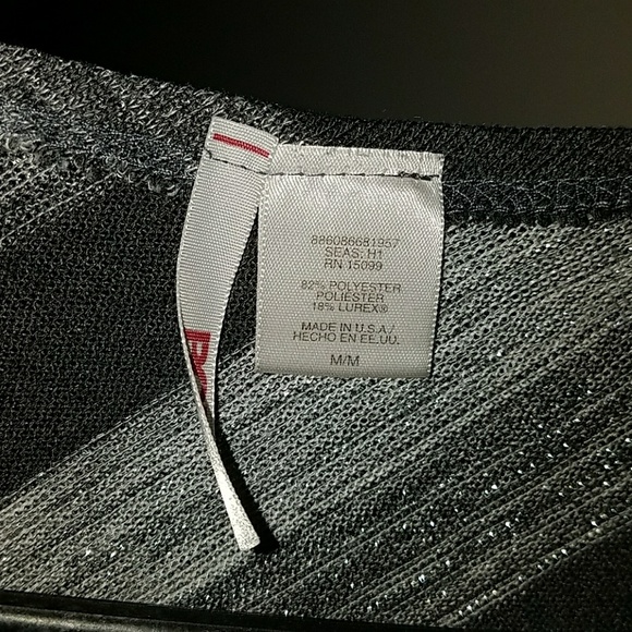 A t-shirt - Picture 2 of 8