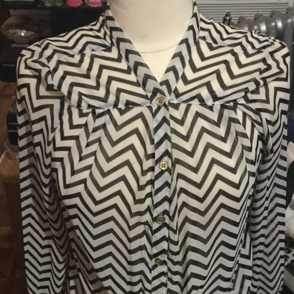 Button down blouse - Picture 2 of 2