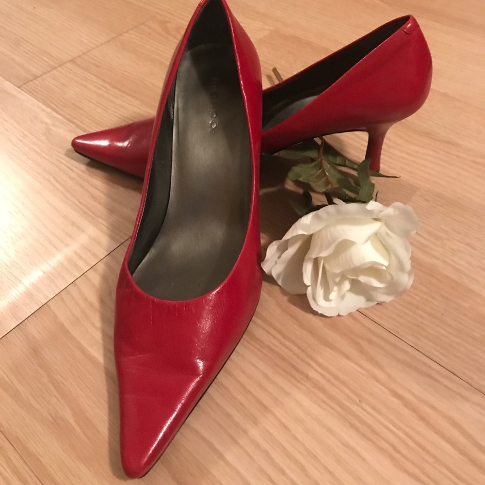 👠 RED LOW HEELED PUMPS❣️ EUC