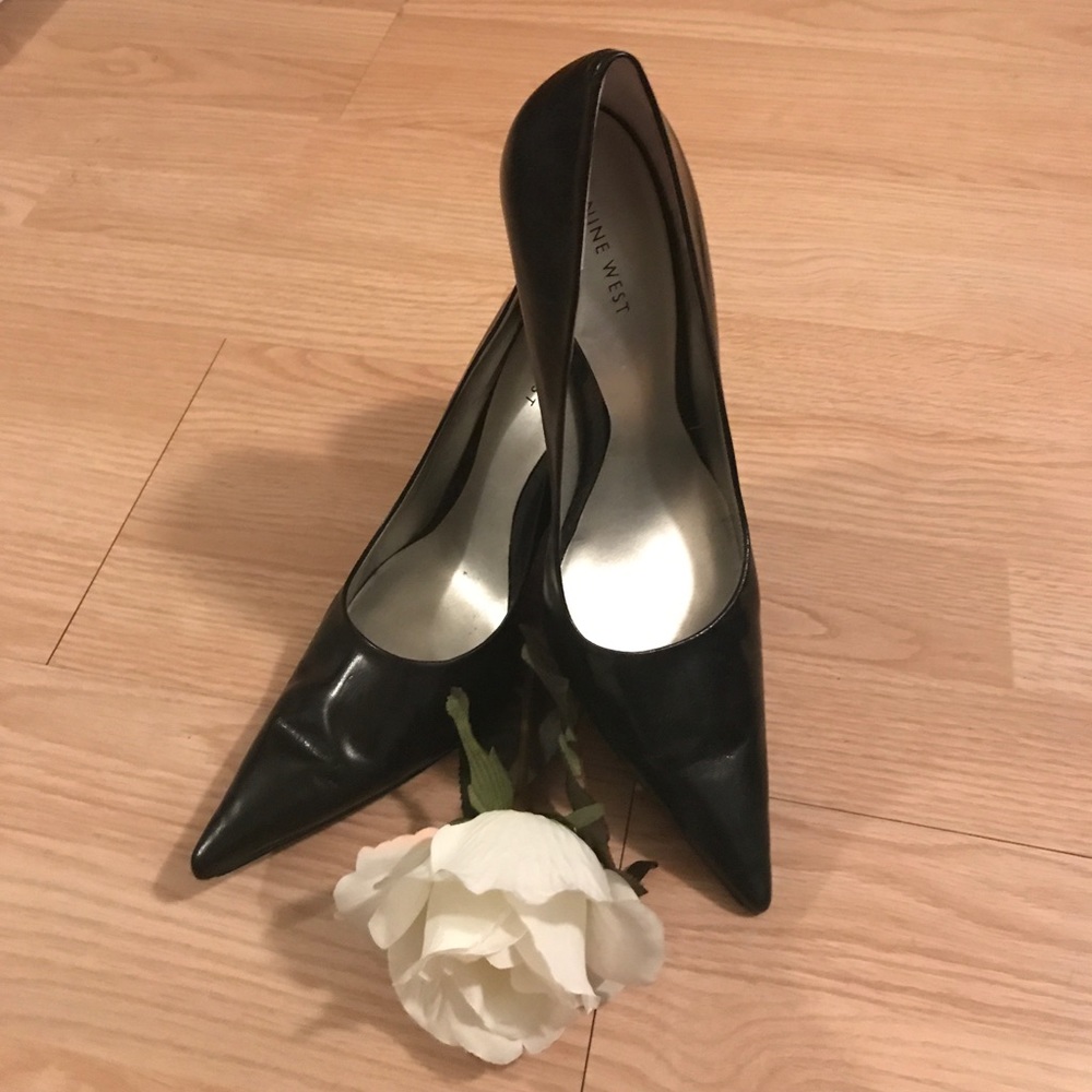 😍BLACK EUC NINE WEST PUMPS!