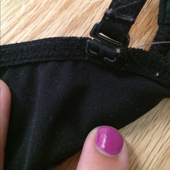 black bra - Picture 3 of 3