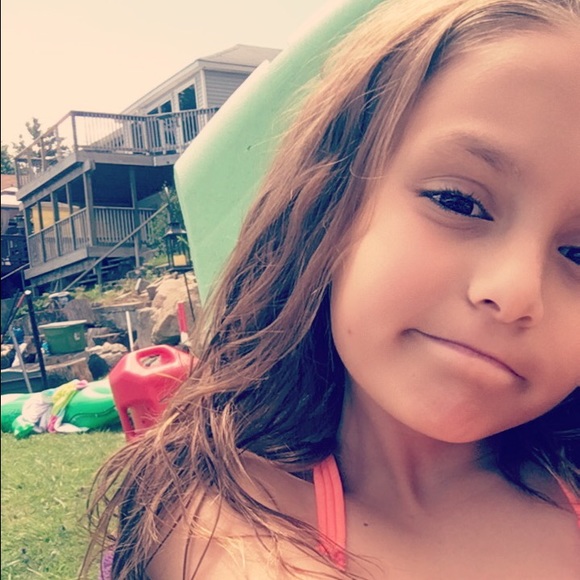 Meet your Posher, Ava - Picture 1 of 1