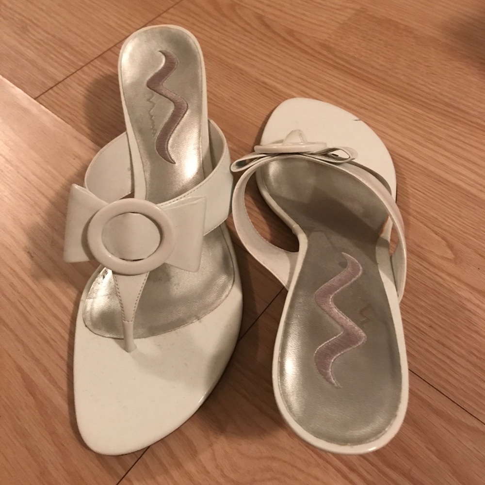 ❣️CUTEST WHIT PATENT SUMMER HEELS