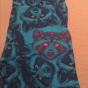 BNWOT TC raccoon leggings