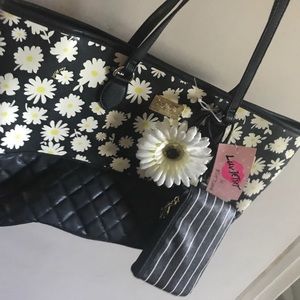 Betsy purse