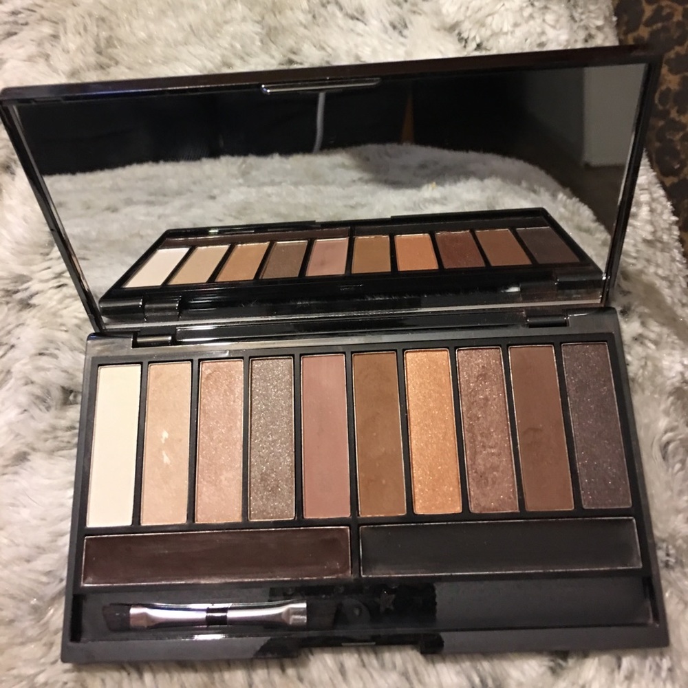 Get The Look  Eyeshadow Palette From Macy's.