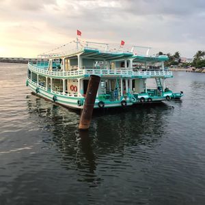 Meet your Posher, Cuom