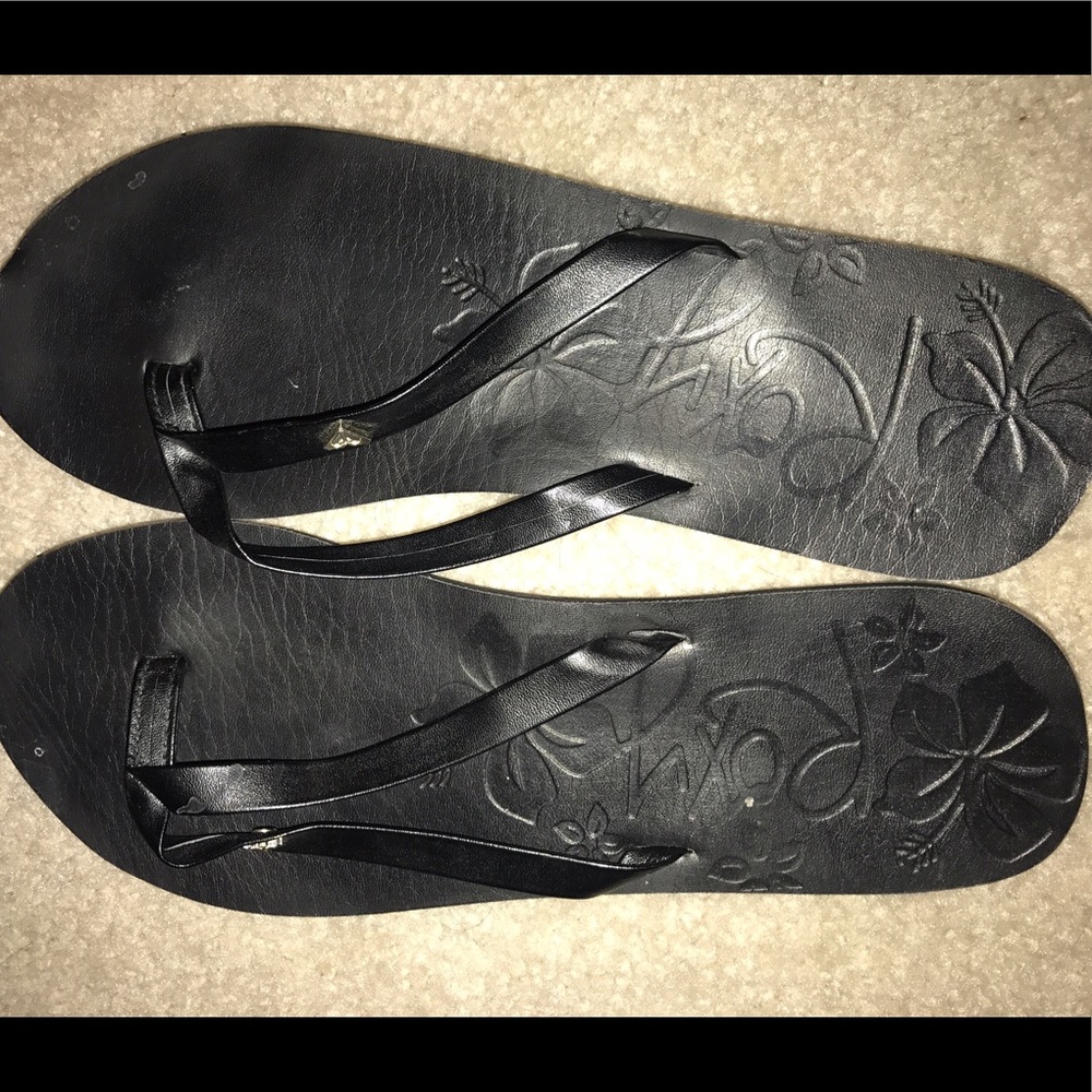 Roxy sandals