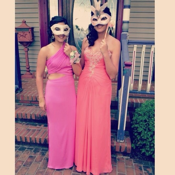 La Femme Prom Gown - Picture 2 of 5