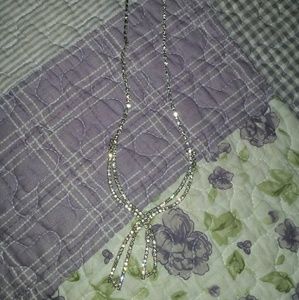 Rhinestone necklace w bow theme