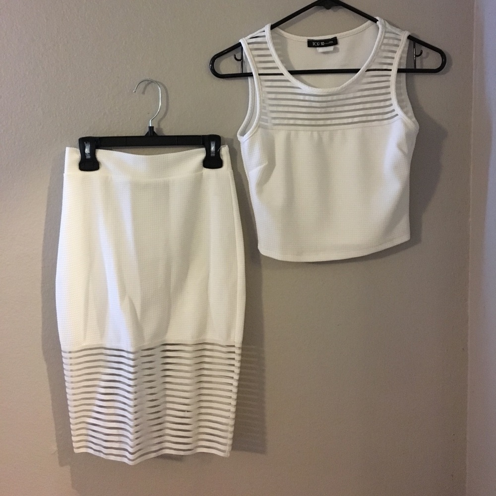 Two piece set - Picture 2 of 4