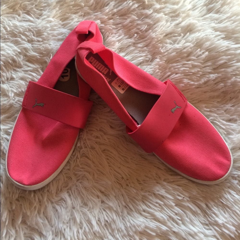 💞Puma flats women’s size 10 💕