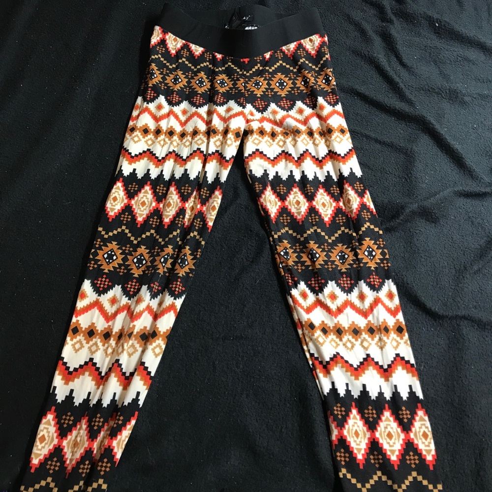 Patterned Leggings - Picture 2 of 2