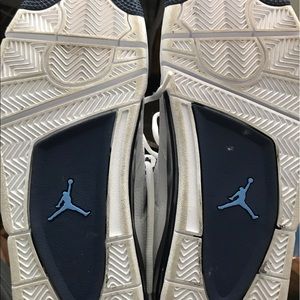 Air Jordan 4 Columbia