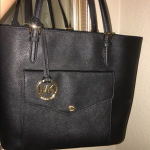 Micheal Kors purse
