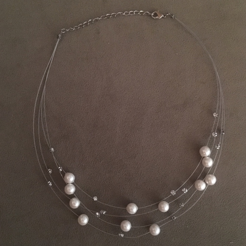 NY & Co 3 Strand Floating Pearl//Crystal Necklace