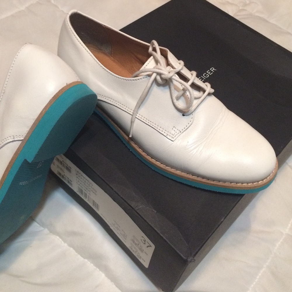 Kurt Geiger Stylish Brogues