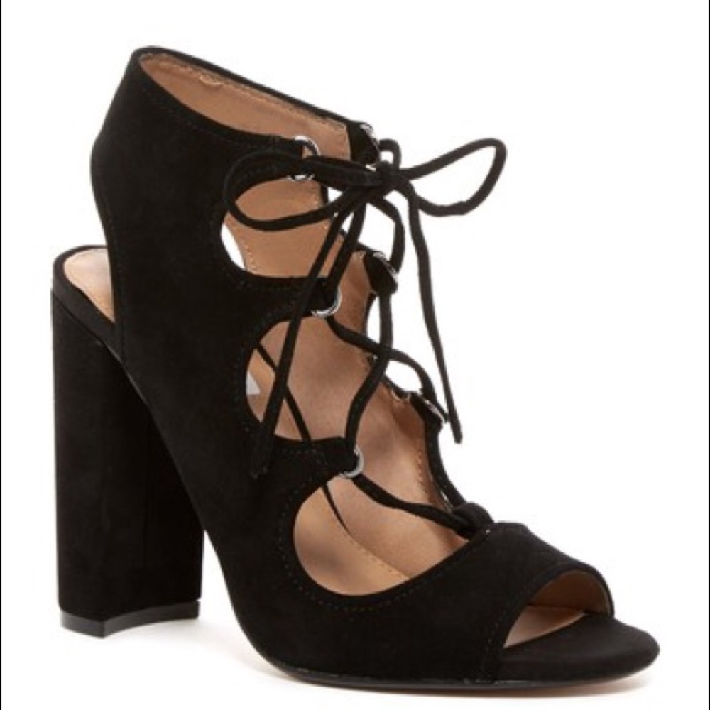 Steve Madden "Aryah" sandal. Lace up heels - Picture 1 of 5